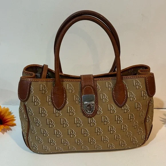 Authentic Dooney & Bourke DB Logo Satchel Classic & Timeless Everyday Bag - Picture 2 of 12